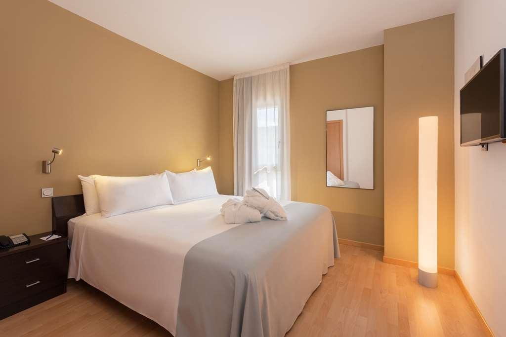 Apartamentos Tryp Madrid Airport Suites Værelse billede