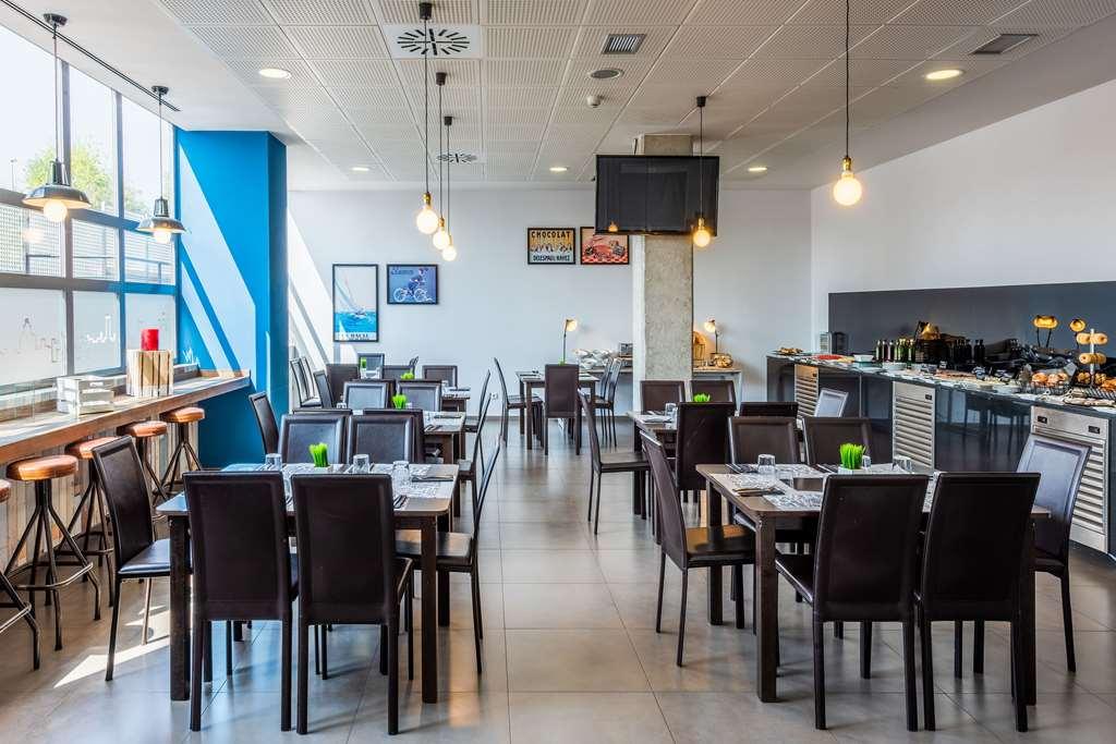 Apartamentos Tryp Madrid Airport Suites Restaurant billede