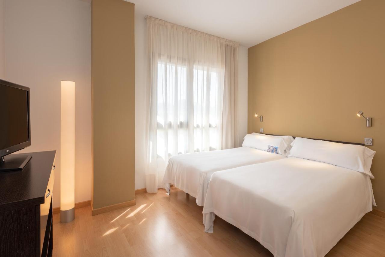 Apartamentos Tryp Madrid Airport Suites Eksteriør billede