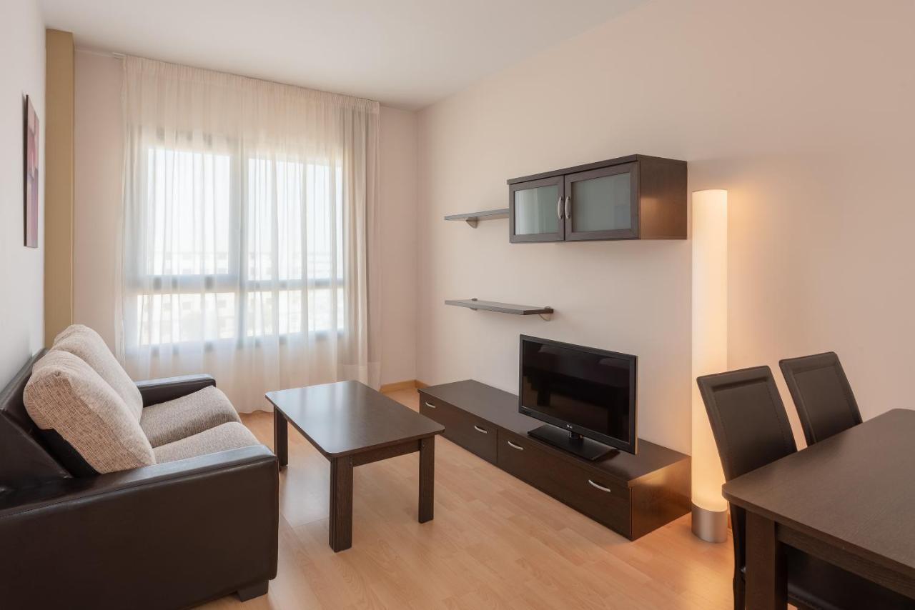 Apartamentos Tryp Madrid Airport Suites Eksteriør billede